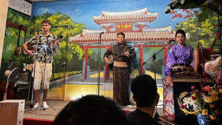 沖縄市コザの民謡倶楽部「花ぬ島」にてステージ出演
